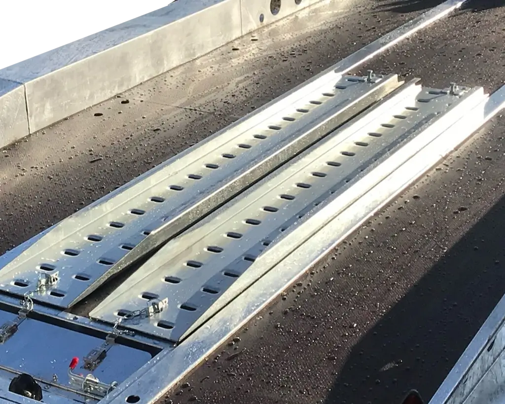 Pair of 1.5m steel loading ramps